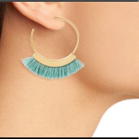 New 🍒 Madewell Fringe Hoop Earrings in sage mist - Picture 2 of 4